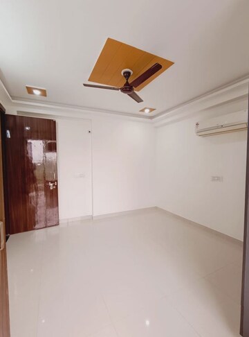 Kitchen in 1 BHK Builder Floor at Sector 39 – for Rent