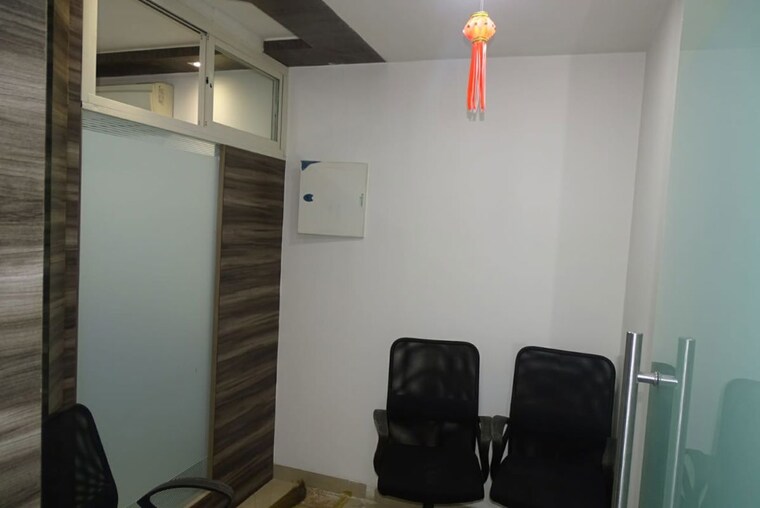 Team Area, malad west Commercial Office Space 2500 Sq.Ft. In Malad West Mumbai 9779841