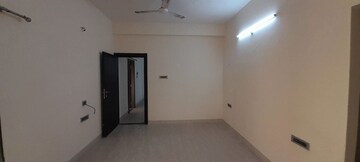 Room in 3 BHK Apartment at Ashoka Ratan – for Rent
