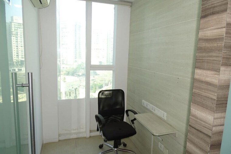 Team Area, malad west Commercial Office Space 2000 Sq.Ft. In Malad West Mumbai 9779852