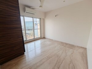 Room in 3 BHK Apartment at Santacruz East – for Rent