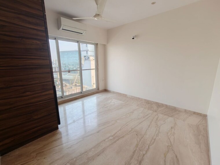 Room, santacruz east 3 Bedroom 1400 Sq.Ft. Apartment In Santacruz East Mumbai 9779878
