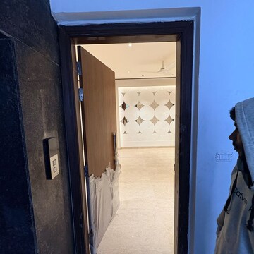 Building Lobby in 4 BHK Builder Floor at Uppal Southend, Sector 49 – for Sale