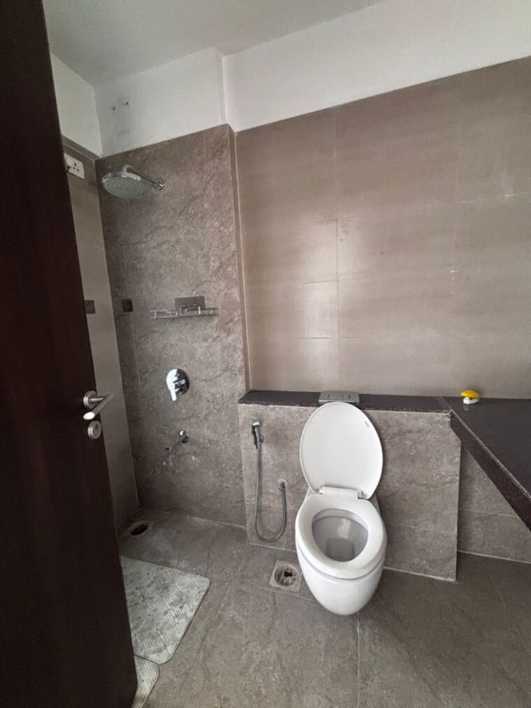 Bathroom, the-wadhwa-platina 3 Bedroom 939 Sq.Ft. Apartment In Kolshet Road Thane 9779945