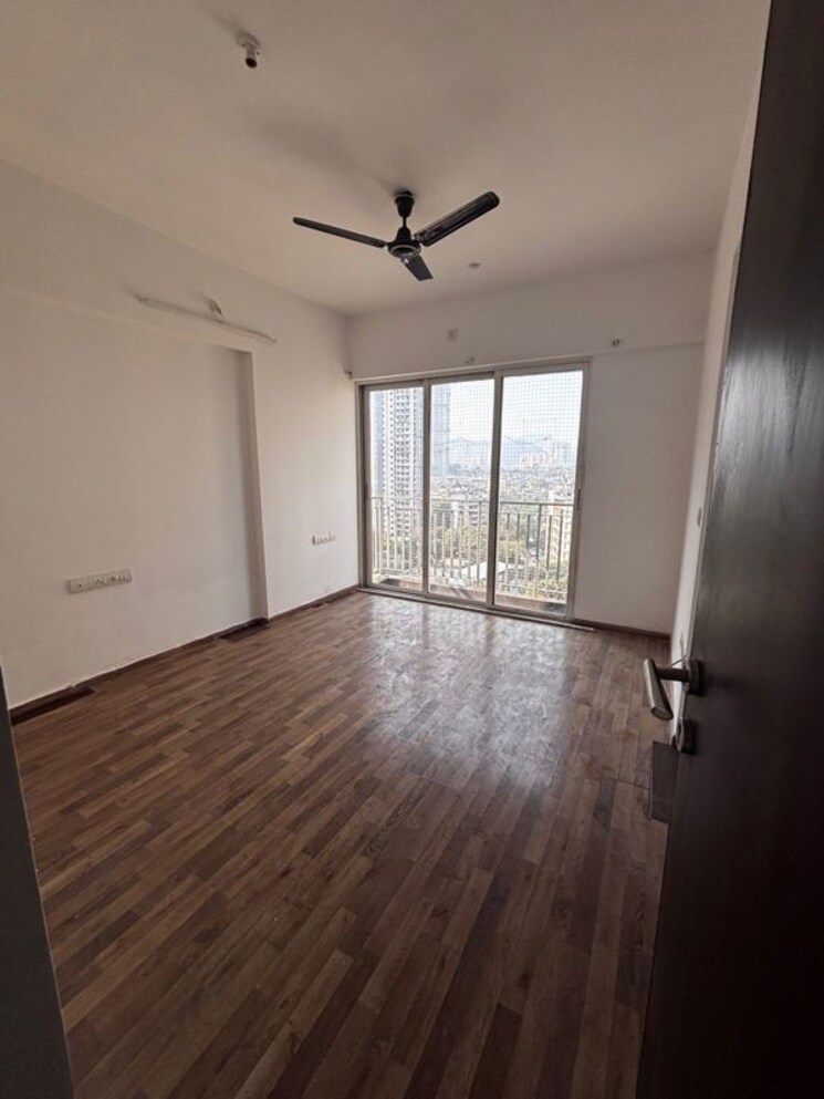 Room, the-wadhwa-platina 3 Bedroom 939 Sq.Ft. Apartment In Kolshet Road Thane 9779945