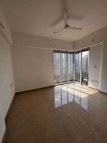 Room in 3 BHK Apartment at The Wadhwa Platina, Kolshet Road – for Rent