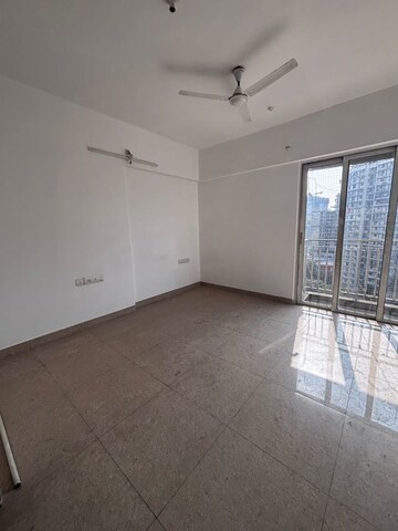 Room in 3 BHK Apartment at The Wadhwa Platina, Kolshet Road – for Rent