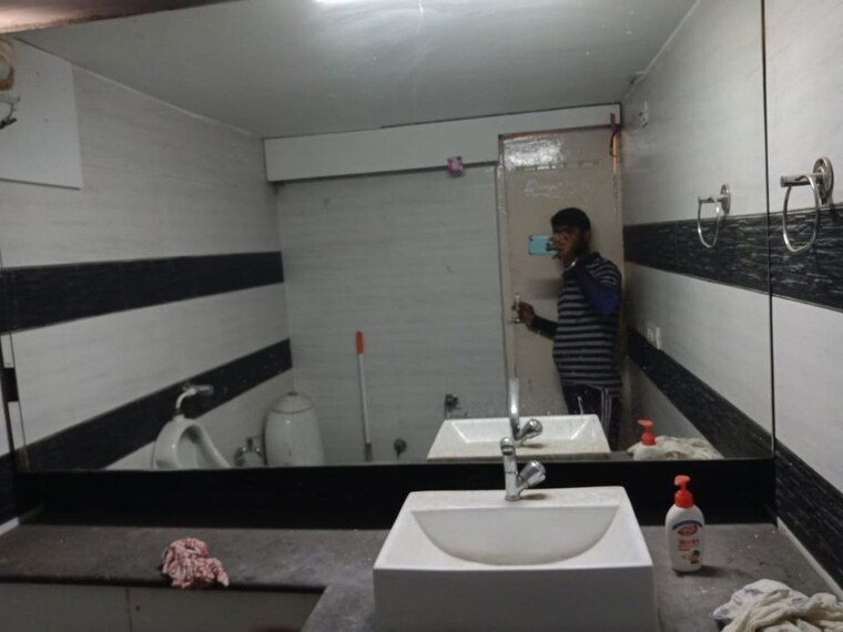Bathroom, sector 44 Commercial Showroom 1246 Sq.Ft. In Sector 44 Chandigarh 9772329