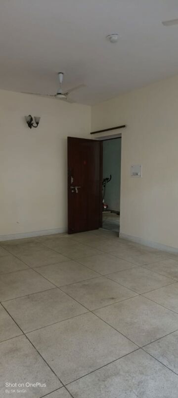 Room in 3 BHK Apartment at Sector 12 Dwarka – for Rent