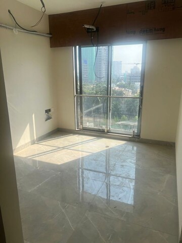 Room in 3 BHK Apartment at Hubtown The Premiere, Andheri West – for Rent