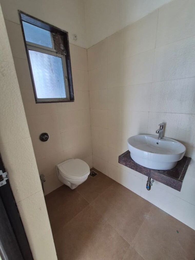 Bathroom, stg-atlantis 2 Bedroom 627 Sq.Ft. Apartment In Panch Pakhadi Thane 9779983