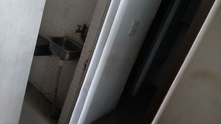 undefined, yusuf sarai Commercial Office Space 500 Sq.Ft. In Yusuf Sarai Delhi 9779965