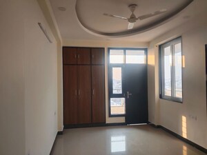 Room in 3 BHK Apartment at Vaishali Nagar – for Rent