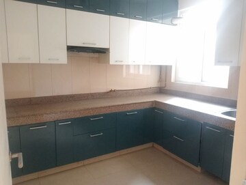 Kitchen in 3.5 BHK Apartment at Vipul Belmonte, Sector 53 – for Rent