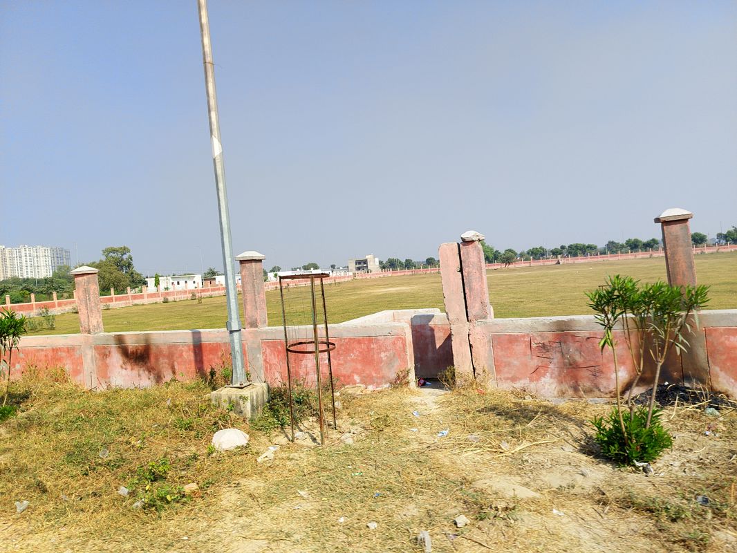 Plot For Sale in Sector 22D Yamuna Expressway