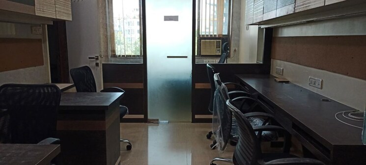 Team Area, malad west Commercial Office Space 426 Sq.Ft. In Malad West Mumbai 9780108