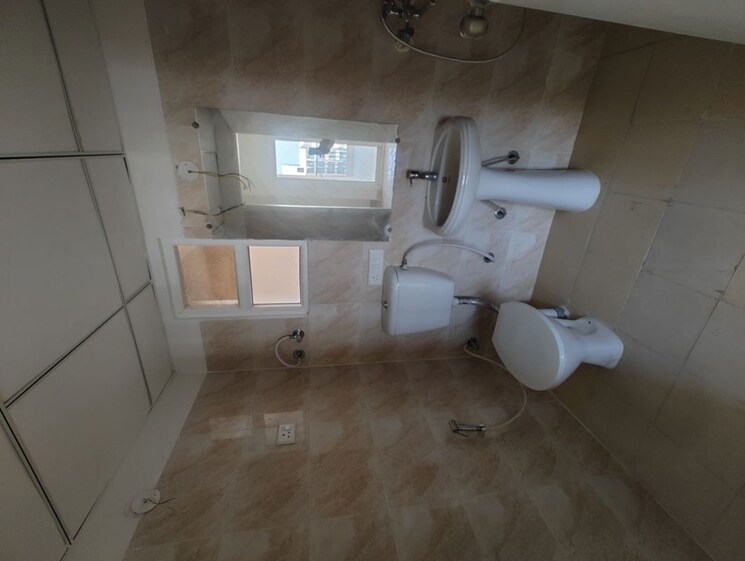 Bathroom, sector 16 greater noida 3.5 Bedroom 100 Sq.Yd. Villa In Sector 16 Greater Noida Greater Noida 9775409