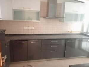 Kitchen in 3.5 BHK Apartment at Vipul Belmonte, Sector 53 – for Rent