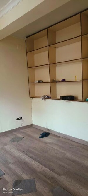 Furnished Amenities in 3 BHK Apartment at Sector 4 Dwarka – for Rent