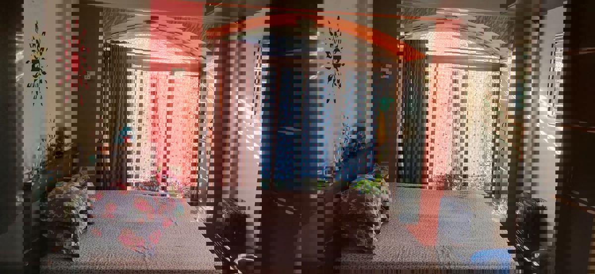 3 BHK + Extra Room Apartment For Sale in Malad West