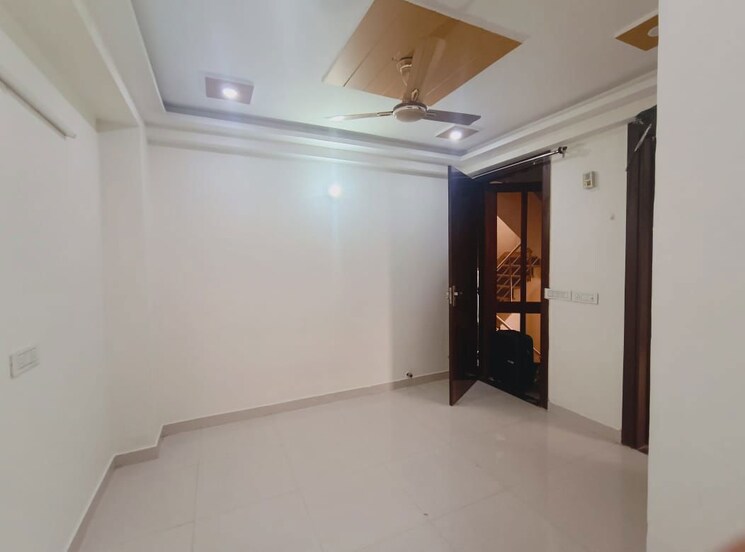 Room, sector 45 1 Bedroom 799 Sq.Ft. Builder Floor In Sector 45 Gurgaon 9780194