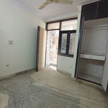 Room in 3 BHK Builder Floor at Saket – for Rent