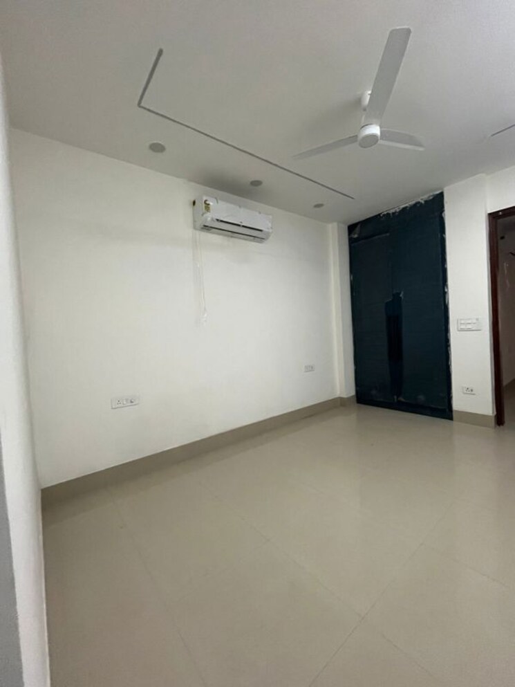 Room, saket 3 Bedroom 1200 Sq.Ft. Builder Floor In Saket Delhi 9780215