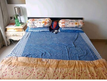 Bedroom in 5 BHK Apartment at Prarthna Heights, Parel – for Rent