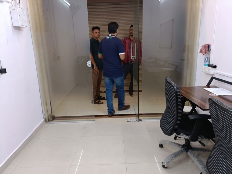 Team Area, malad west Commercial Office Space 250 Sq.Ft. In Malad West Mumbai 9780212