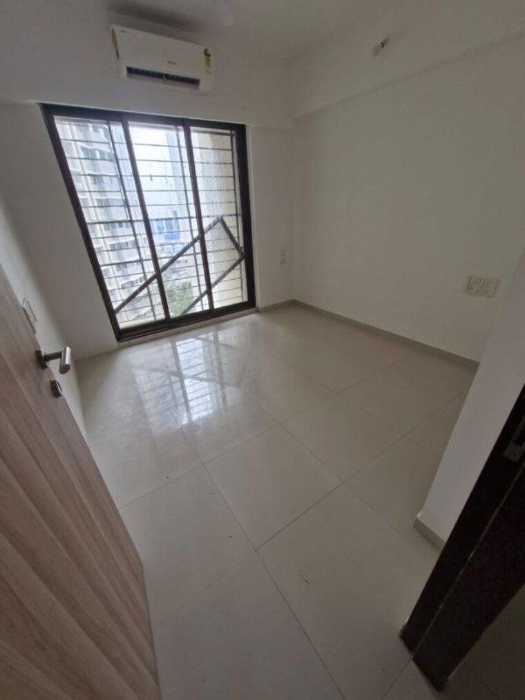 Room, acme-avenue 2 Bedroom 700 Sq.Ft. Apartment In Kandivali West Mumbai 9780295