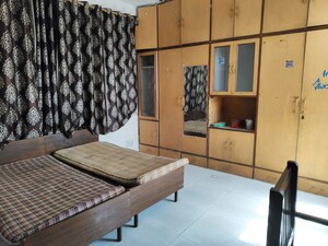 Master Bedroom in 2 BHK Builder Floor at RWA Apartments Sector 40, Sector 40 – for Rent