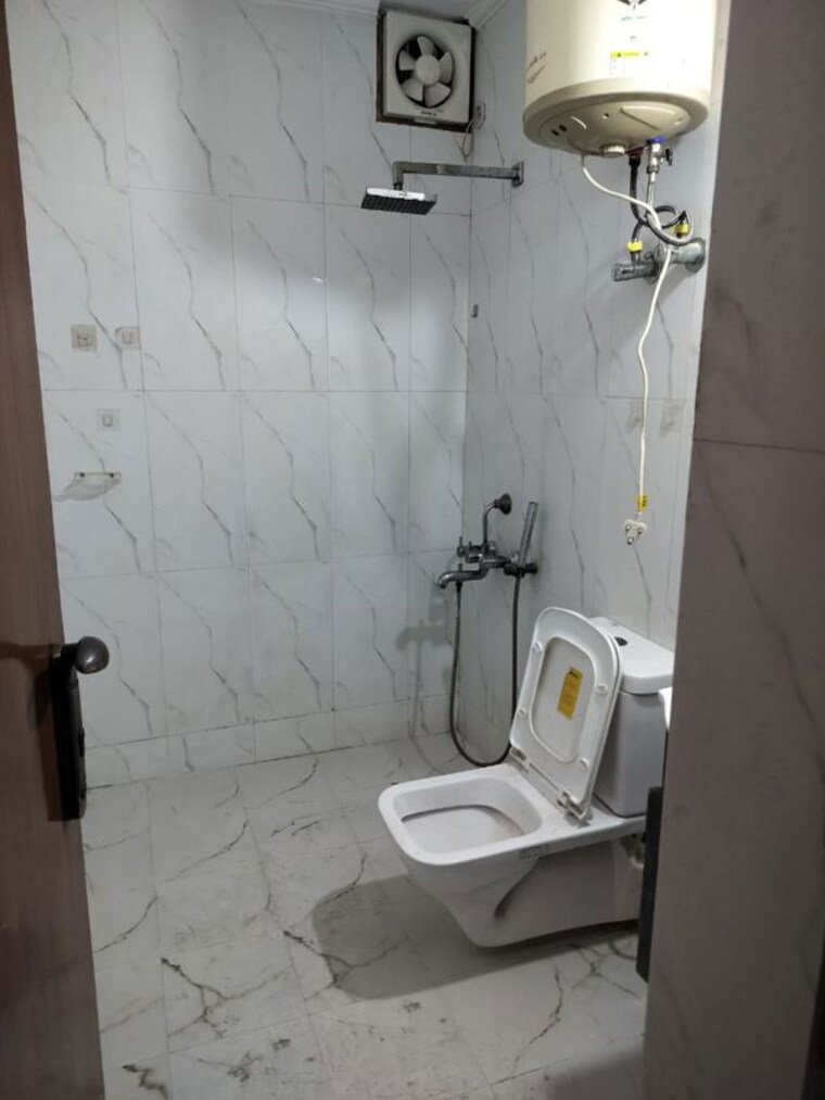Bathroom, rwa-apartments-sector-40 2 Bedroom 1100 Sq.Ft. Builder Floor In Sector 40 Noida 9780324