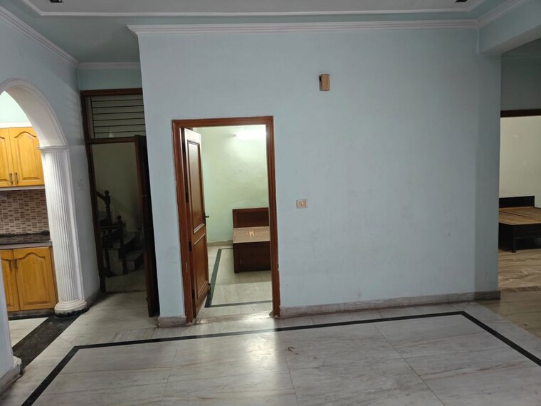 Room, rwa-apartments-sector-40 2 Bedroom 1100 Sq.Ft. Builder Floor In Sector 40 Noida 9780324