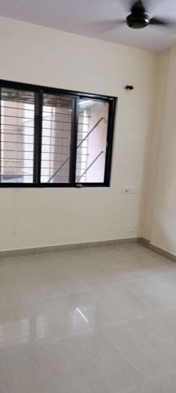 Room in 2 BHK Apartment at Puraniks Kanchanpushp Complex, Kavesar – for Rent