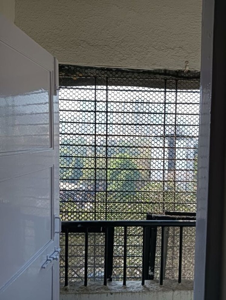 Other, arjun-chs-vasant-vihar 2 Bedroom 700 Sq.Ft. Apartment In Vasant Vihar Thane 9780363