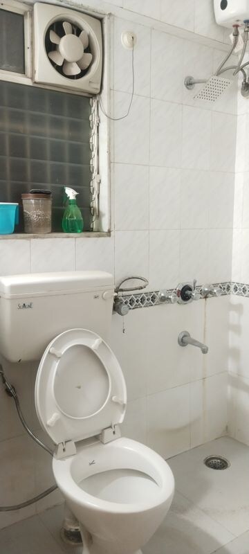 Bathroom in 3.5 BHK Apartment at Nirmal Lifestyle Residency CHS Ltd, Mulund West – for Rent