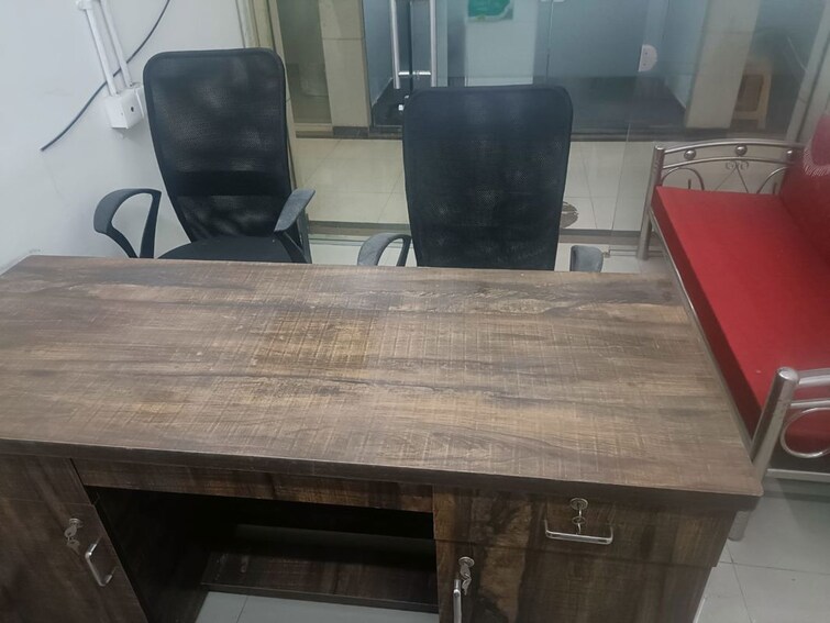 Team Area, malad west Commercial Office Space 180 Sq.Ft. In Malad West Mumbai 9780502