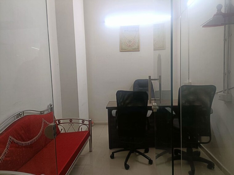 Team Area, malad west Commercial Office Space 180 Sq.Ft. In Malad West Mumbai 9780502