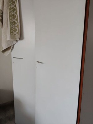 Furnished Amenities in 2 BHK Builder Floor at Dahisar West – for Rent