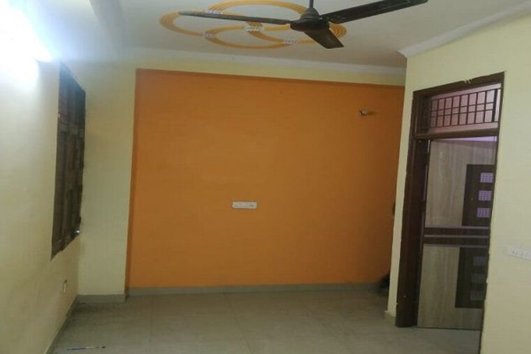 Room, sector 62 2 Bedroom 780 Sq.Ft. Builder Floor In Sector 62 Noida 9780619