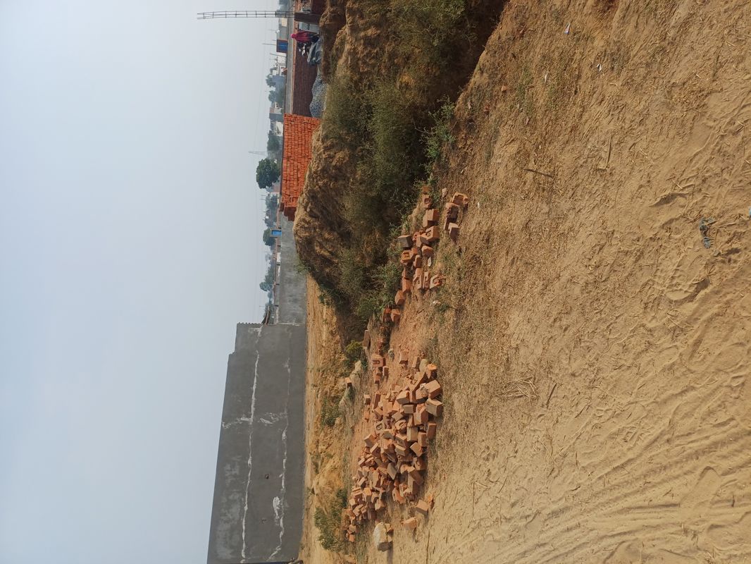 Plot For Sale in Nacholi