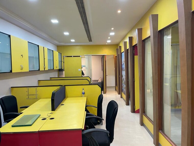 Team Area, malad west Commercial Office Space 1400 Sq.Ft. In Malad West Mumbai 9780632