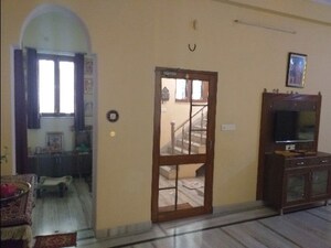 Room in 2 BHK Apartment at Vaishali Nagar – for Rent