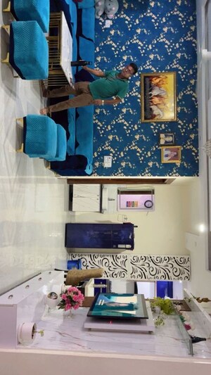 Lift in 3 BHK Independent House at Dilshad Garden – for Sale