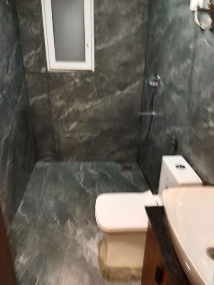 Bathroom, sushant lok iii 2.5 Bedroom 215 Sq.Yd. Builder Floor In Sushant Lok Iii Gurgaon 9780740