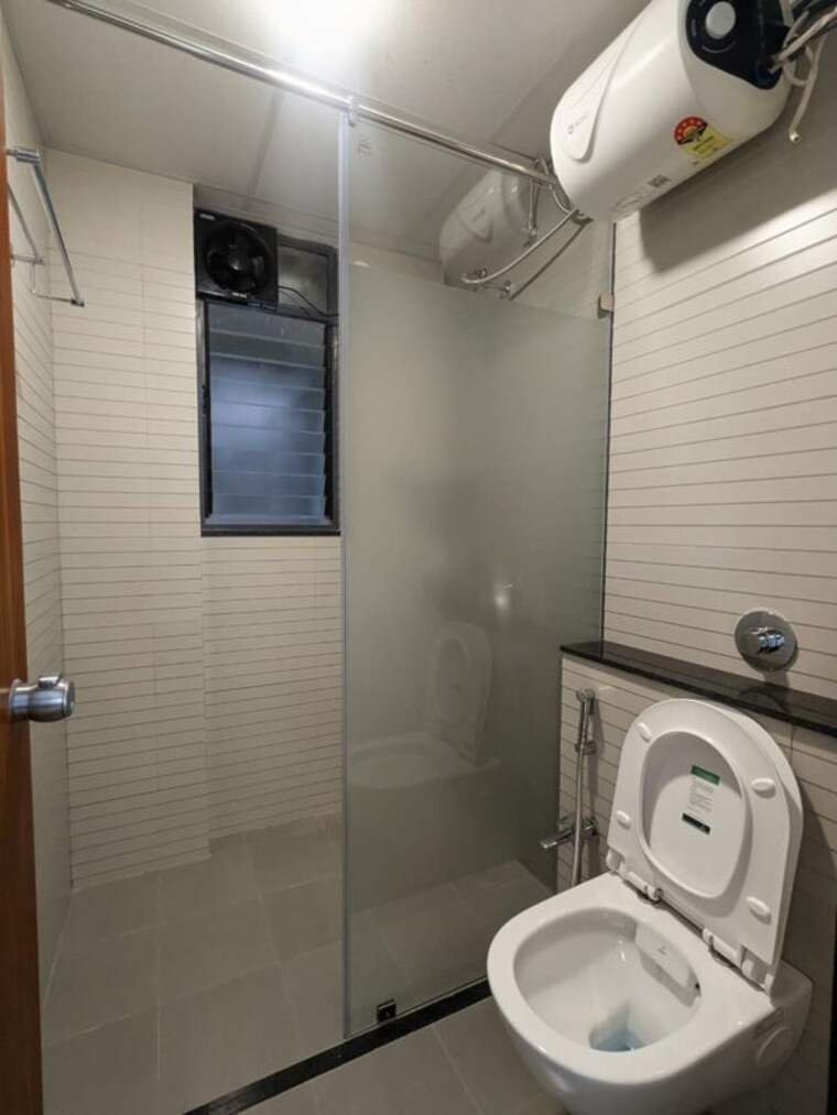 Bathroom, mantra-mirari 2.5 Bedroom 1300 Sq.Ft. Apartment In Koregaon Park Pune 9780803