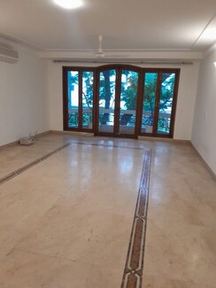 5 BHK + Pooja Room,Servant Room,Study Room,Extra Room Builder Floor For Sale in Uday Park