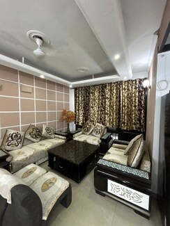 3 BHK + Pooja Room Apartment For Rent in Pir Machalla