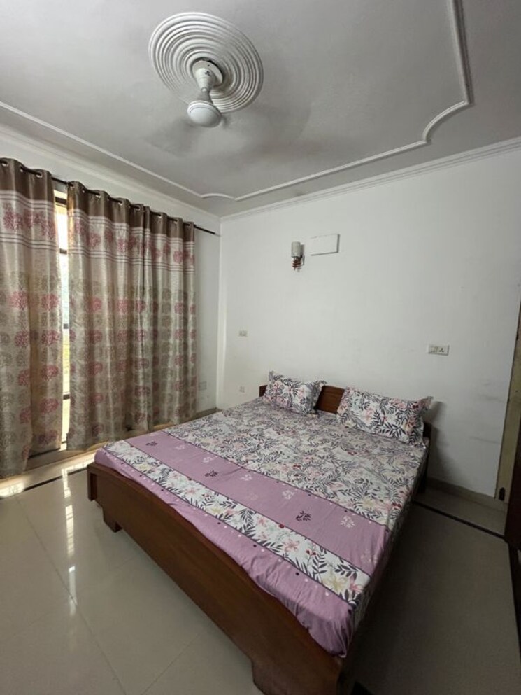 Bedroom, pir machalla 3 Bedroom 1550 Sq.Ft. Apartment In Pir Machalla Zirakpur 9780926