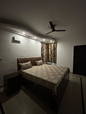 Bedroom in 3 BHK Apartment at Pir Machalla – for Rent